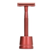 Vista frontal del maquinilla de afeitar metal | rojo en stock